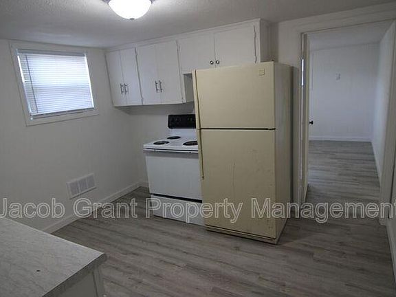 2nd image of 349 1/2 E Center St #349-1/2