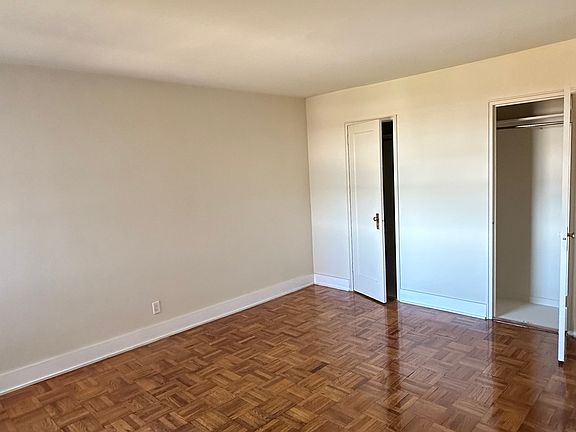 4th image of 61-33 186th St #10