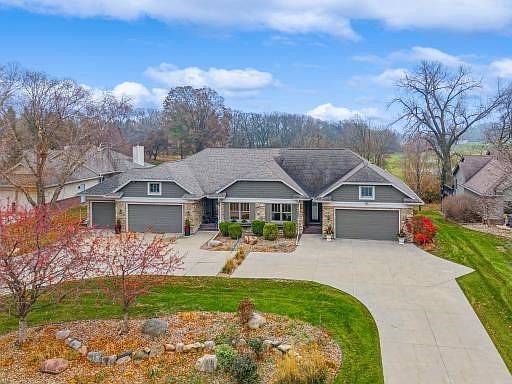 1st image of 1128 Glen Oaks Dr
