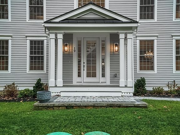 3rd image of 19 Stoney Brook Rd