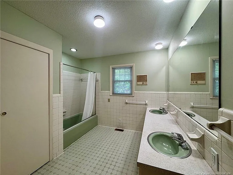400 Harrill St — Photo 14