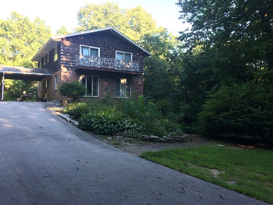 West face of house from driveway
