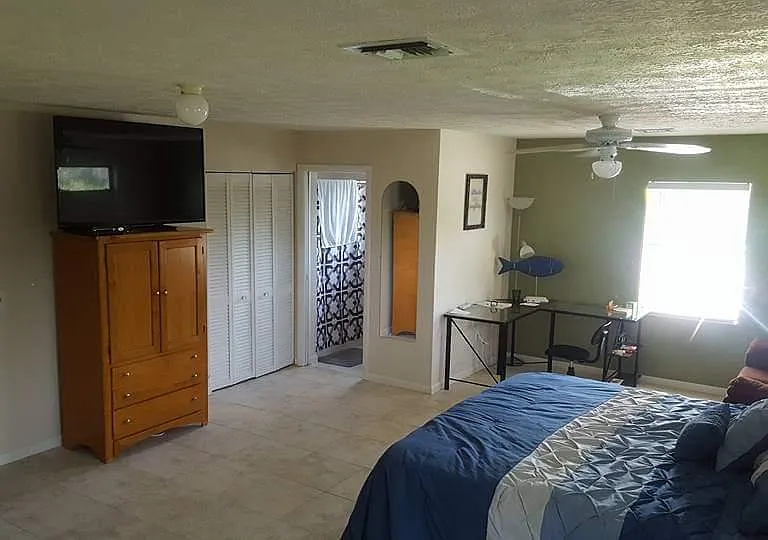 549 SW Fredrica St — Photo 1
