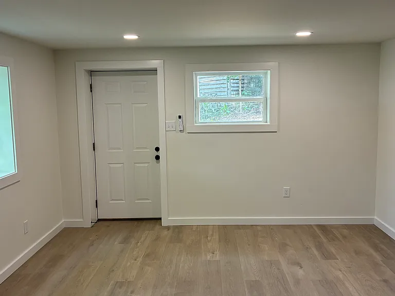 138 Ash Ln #B — Photo 4