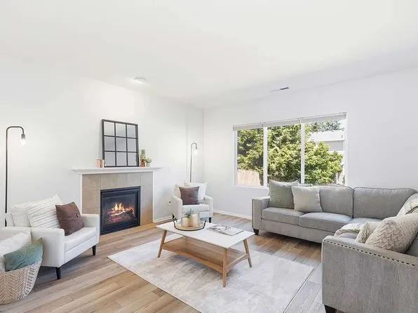 24064 SE 262nd St, Maple Valley, WA 98038