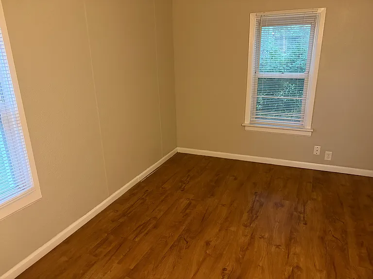 1160 Marion St — Photo 5