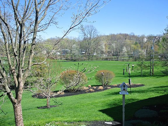 3rd image of 38 Hilltop Dr