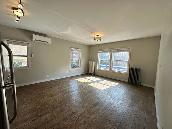 3rd image of 1524 Lasalle Ave APT 101