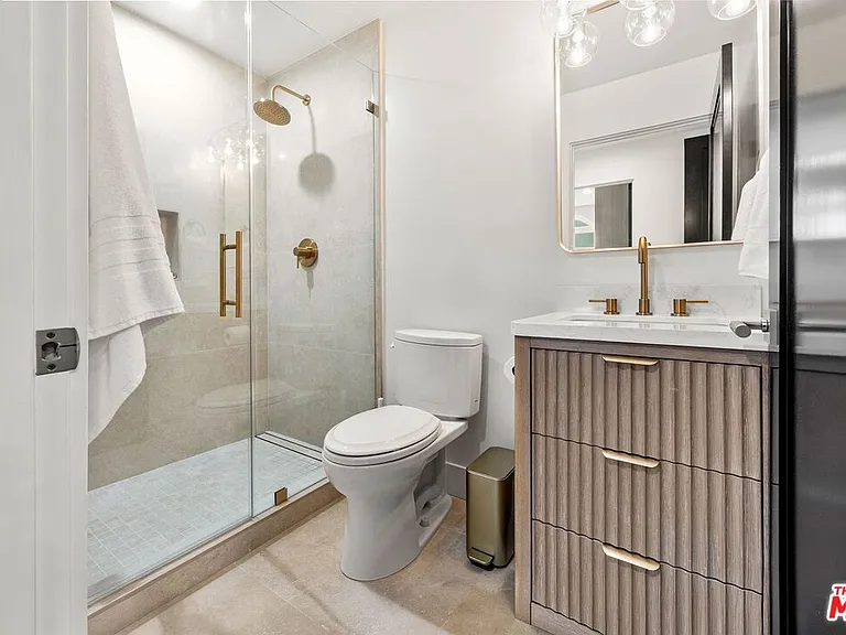 1182 Wellesley Ave #401 — Photo 31