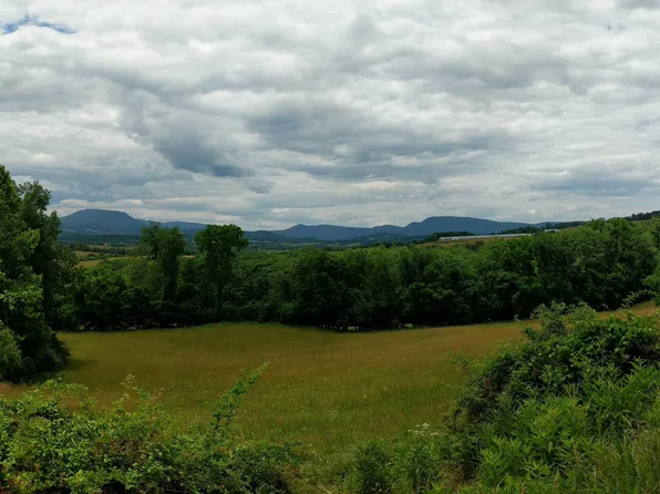 10 Riders Ridge Trl, Buena Vista, VA 24416