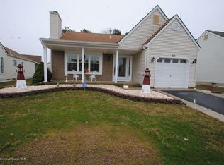 12 Kendal Dr, Toms River, NJ 08757