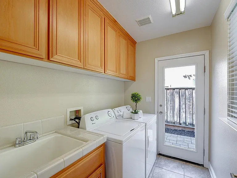 1631 Avenida De Los Padres — Photo 11