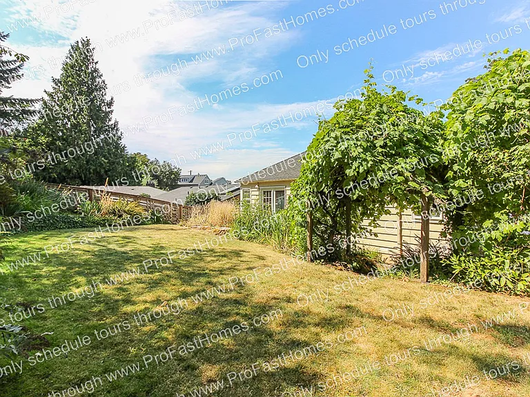616 SW Moss St — Photo 30