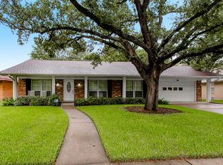 10810 Moonlight Dr, Houston, TX 77096