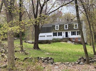 8 Seabury Ave, Ledyard, CT 06339