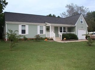701 Colony Dr, Chesapeake, VA 23322