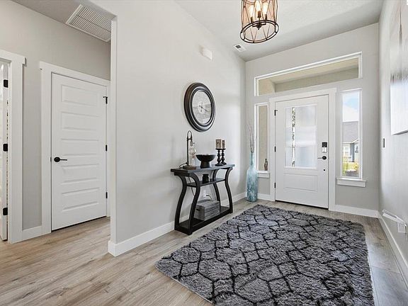 5th image of 6749 Argos St