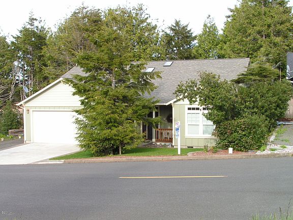 2nd image of 1285 NW Fairway Dr