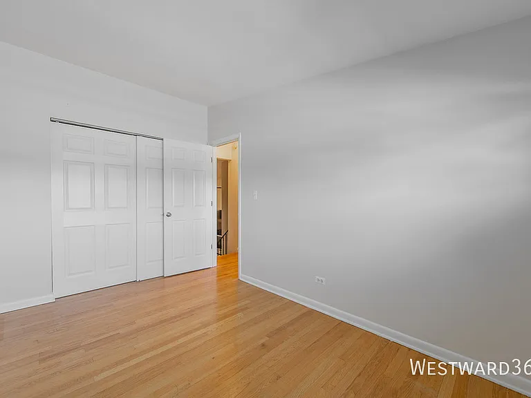 325 E Lake St — Photo 16