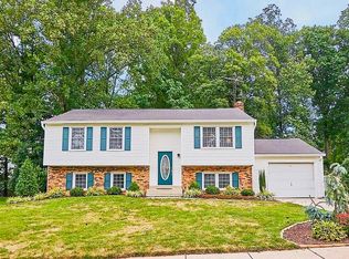 14582 Woodland Ridge Dr, Centreville, VA 20121
