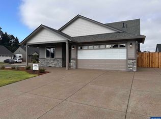 243 NE Pine St, Sublimity, OR 97385