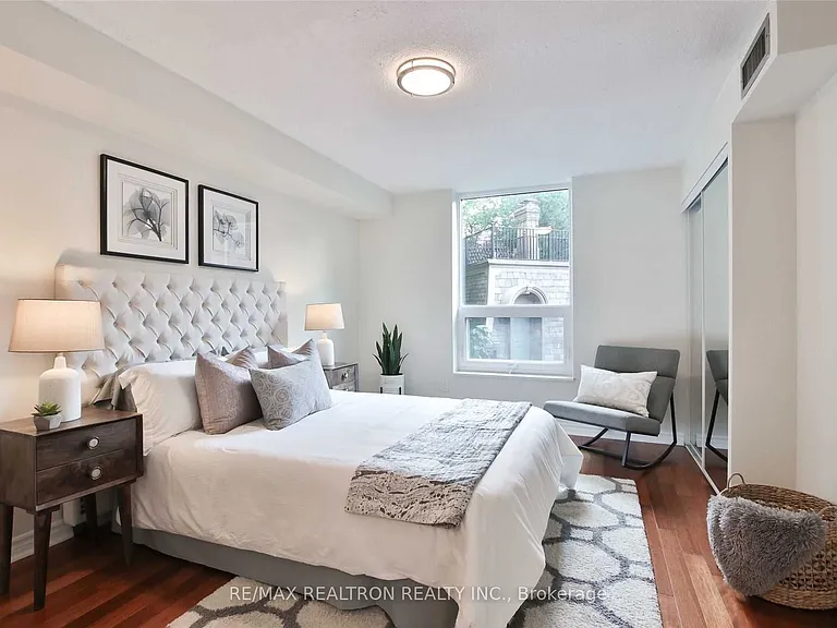 77 Maitland Pl #326 — Photo 17