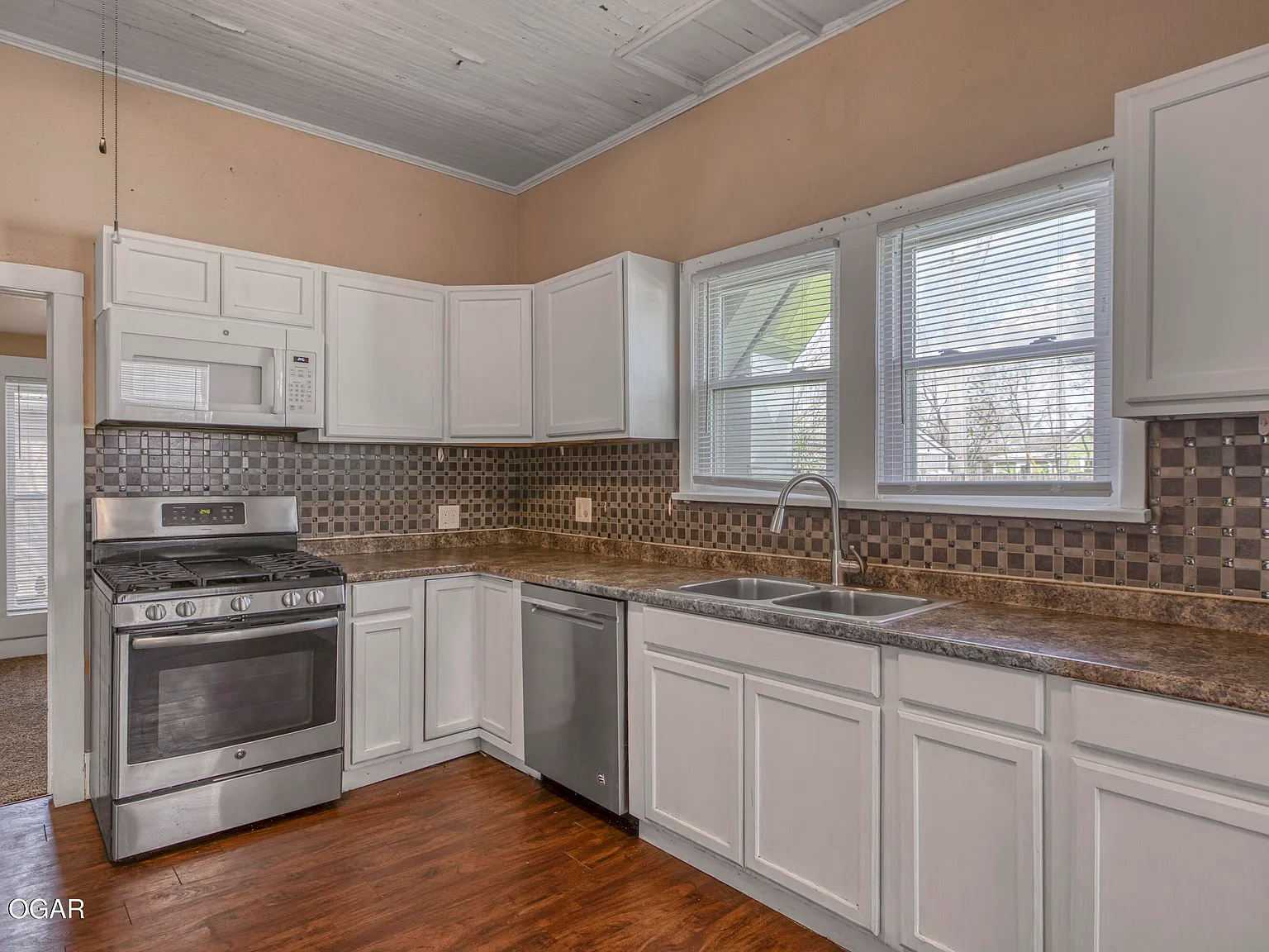 3 bed, 2.0 bath, 1440 sqft, $1,400 — Photo 4