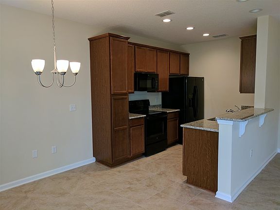 3rd image of 111 Moultrie Village Ln