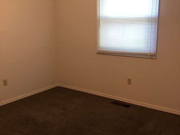 5th image of 323 E Cottage Grove Ave