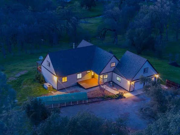 13672 Twin Lakes Ln, Redding, CA 96003