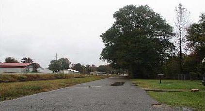 2nd image of 721 N Park Dr