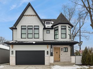 284 N Highland Ave, Elmhurst, IL 60126