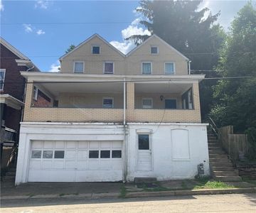 (Undisclosed Address), Jeannette, PA, 15644