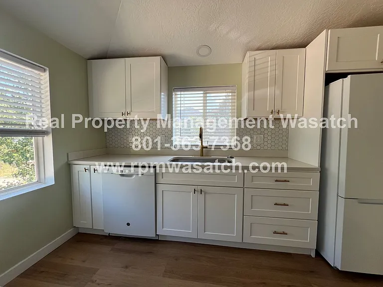 1388 Country Ln — Photo 13