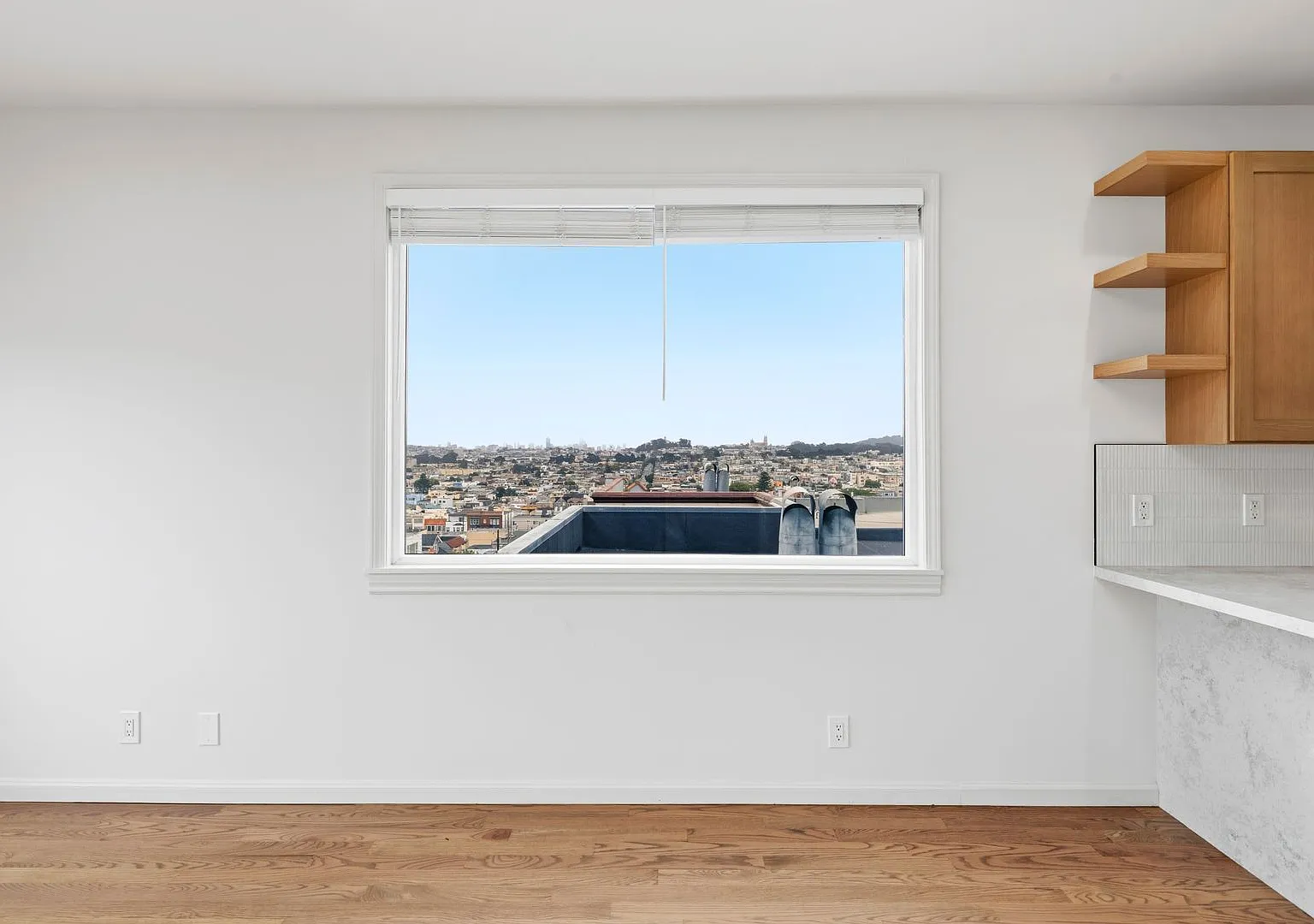 Nine-Bedroom with Panoramic Views — Photo 3