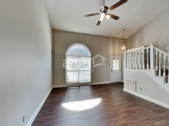 3rd image of 9618 Newby Ln