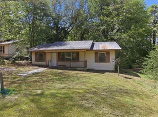 1018 Sampson St, Center, TX 75935