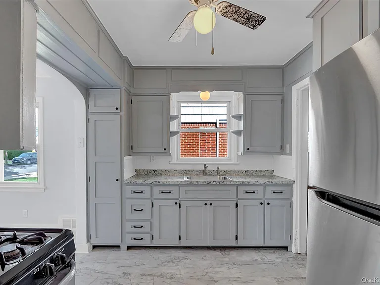 322 Harvard Rd S — Photo 5
