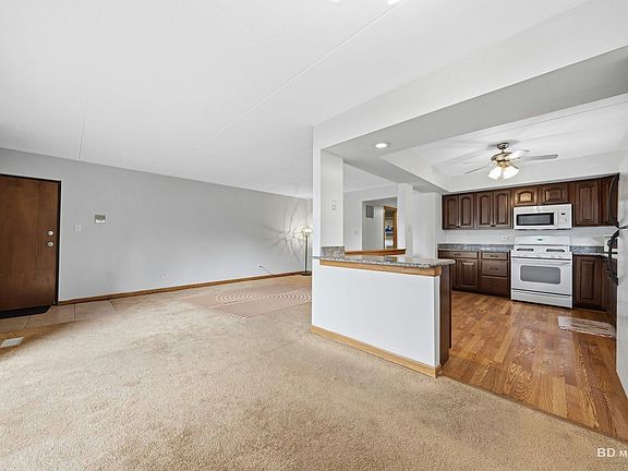 5th image of 16807 81st Ave APT 1S