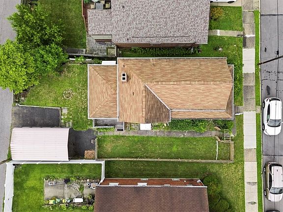 4th image of 912 Waddell Ave