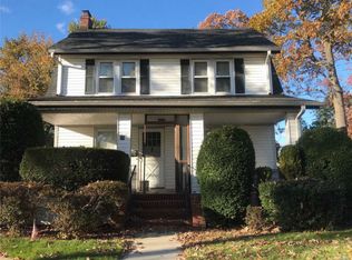 25 Sachem St, East Rockaway, NY 11518