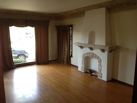 4th image of 4801 E Broadway