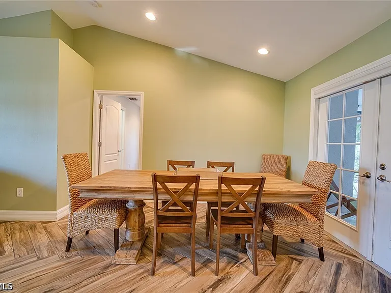8831 Banyan Cove Cir — Photo 11