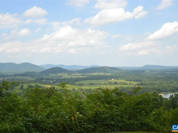 19 Top Ridge Rd, Stanardsville, VA 22973