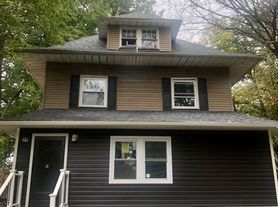 32 Elmwood Ave