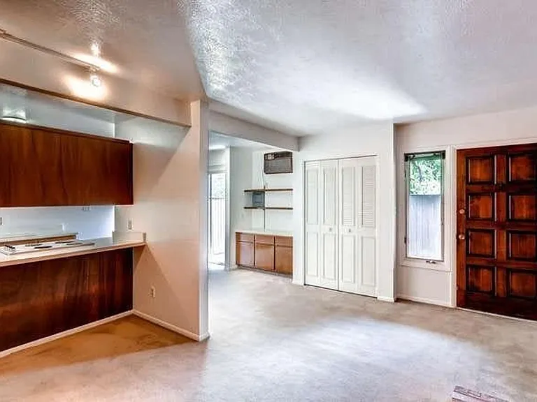 1260 Kalmia Ave — Photo 3