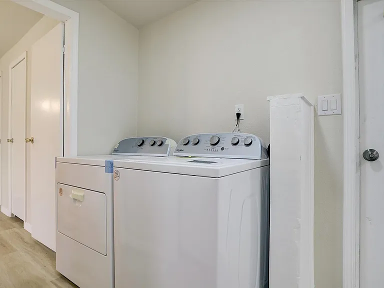 5806 S Highway 35 — Photo 14