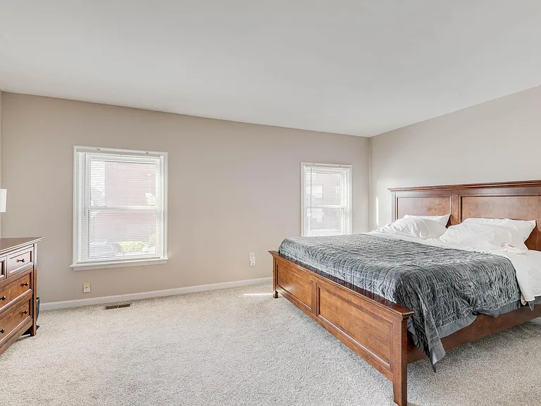 216 Roundhouse Ct — Photo 21