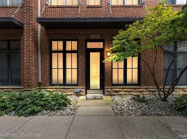 425 Lewis Ct, Birmingham, MI 48009