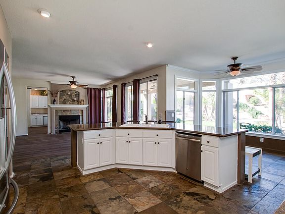 4th image of 2442 E Silverwood Dr